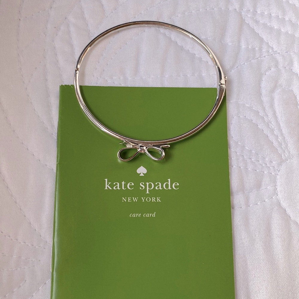 Kate Spade Mini Bow Silver Hinged Bracelet ♠️